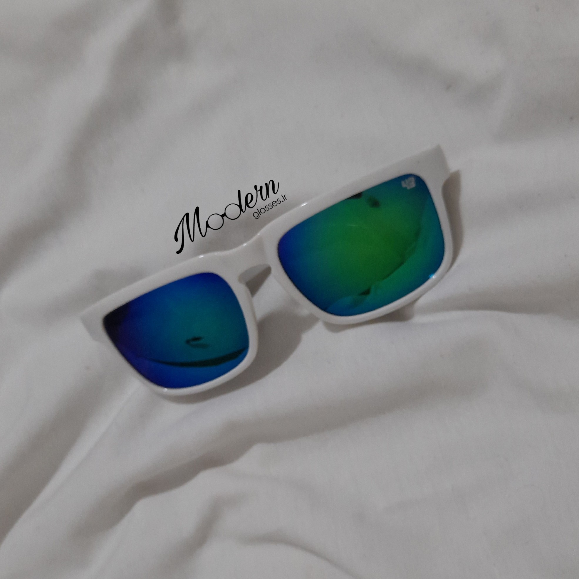 عینک آفتابی اسپرت spy سفید زنانه و مردانه همراه با کاور رایگان