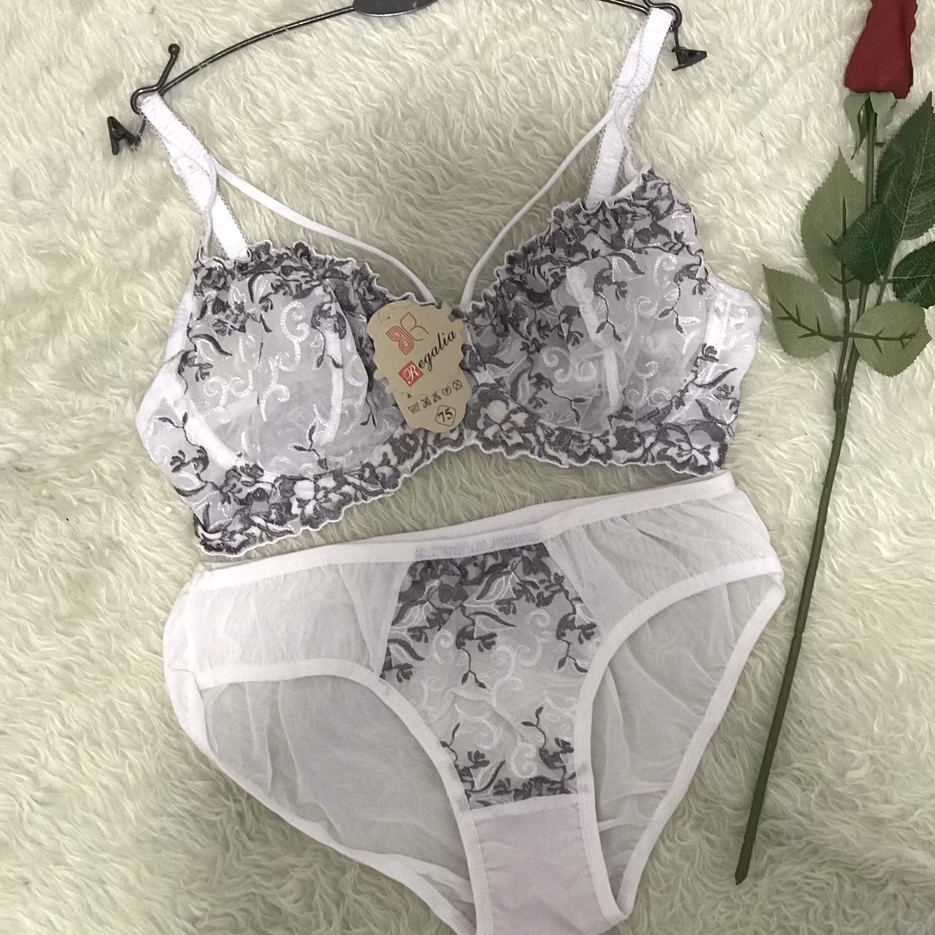 ست تور گاز  سفید کار شده قهوه ای خوشرنگ فنر دار و با کیفیت 