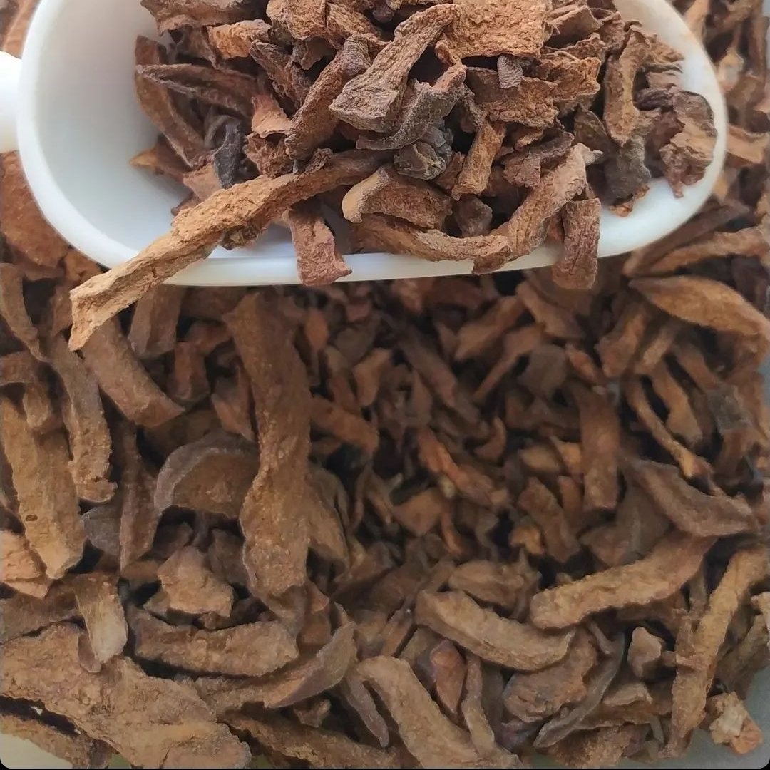یک کیلو دمنوش چای به تفت داده شده خوش رنگ و طعم