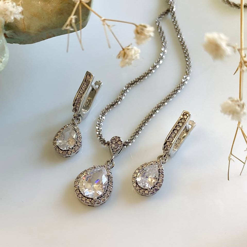 نیمست نقره با روکش طلا سفید مدل نگین اشک   کد 57