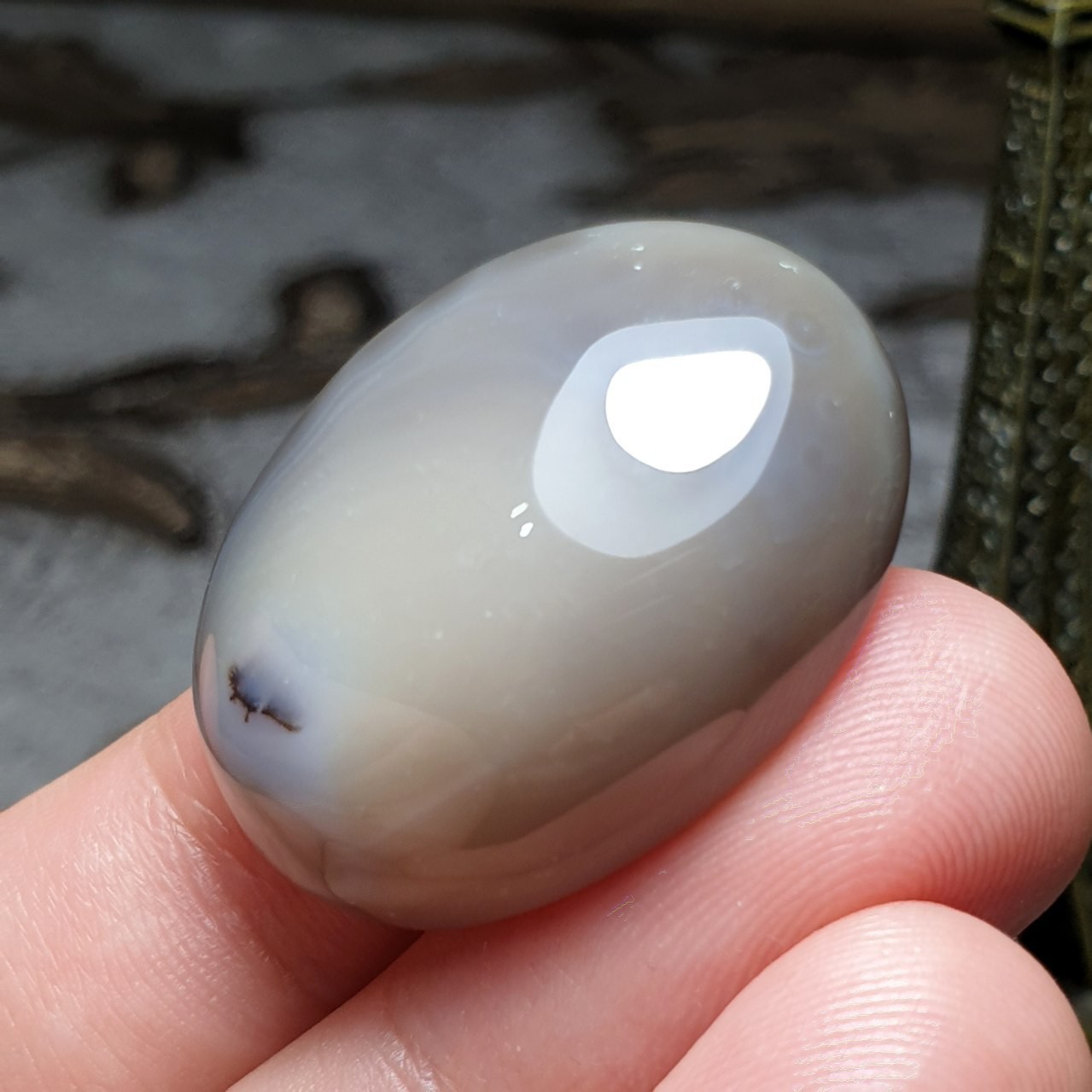  نگین بزرگ کلکسیونی فوق العاده زیبای سنگ عقیق صد درصد طبیعی بسیار خاص اصل قائن
کد 25497