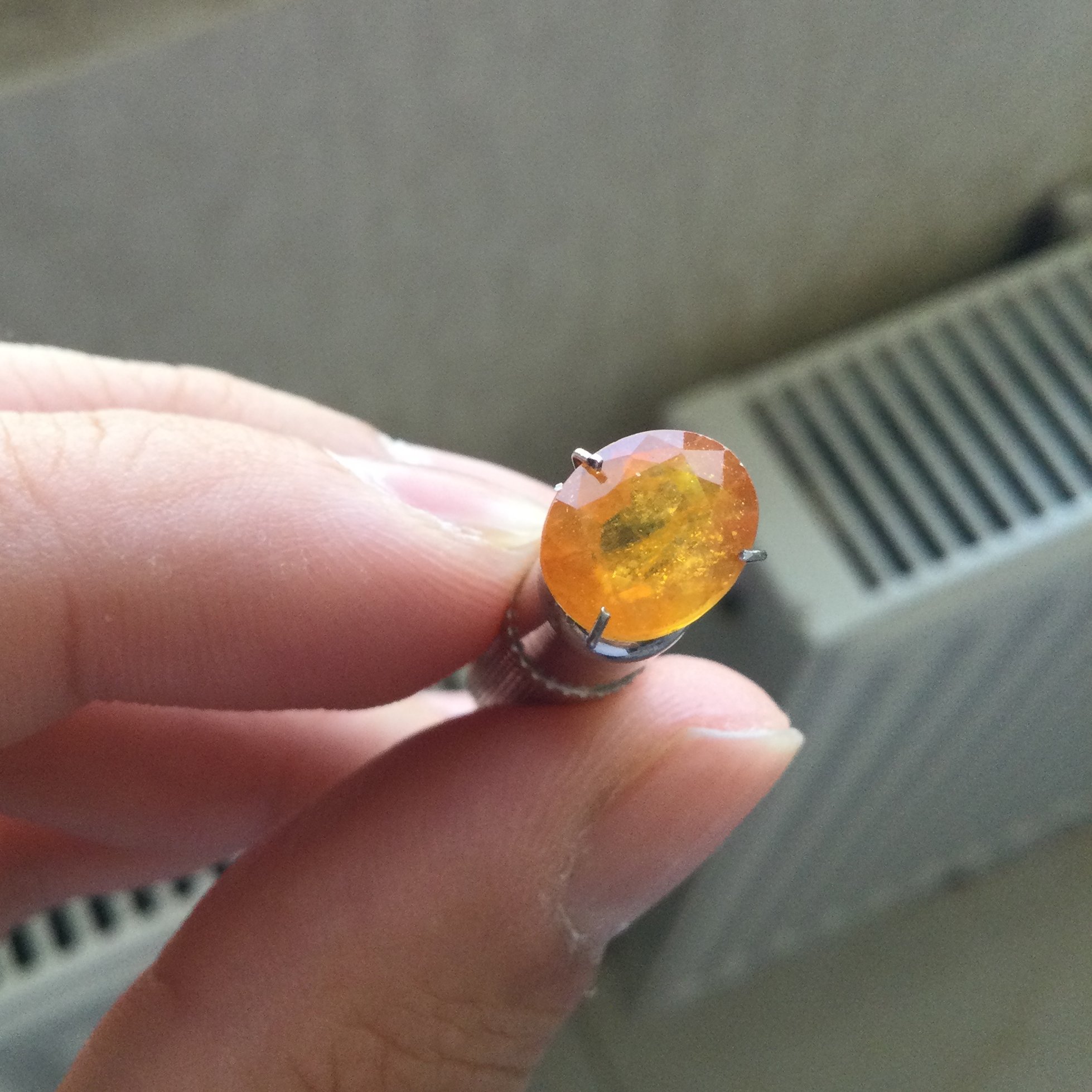 یاقوت زعفرانی طبیعی درجه یک 