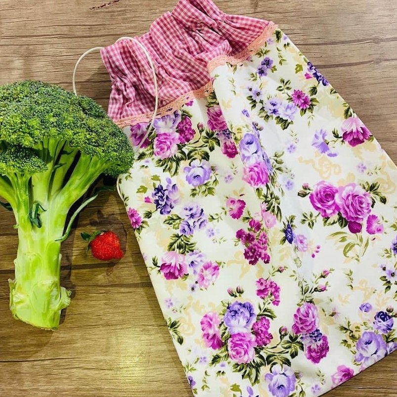 کیسه سبزی  سبک و سه لایه جهت نگهداری بهتر از سبزی و میوه جات  داخل یخچال می باشد.