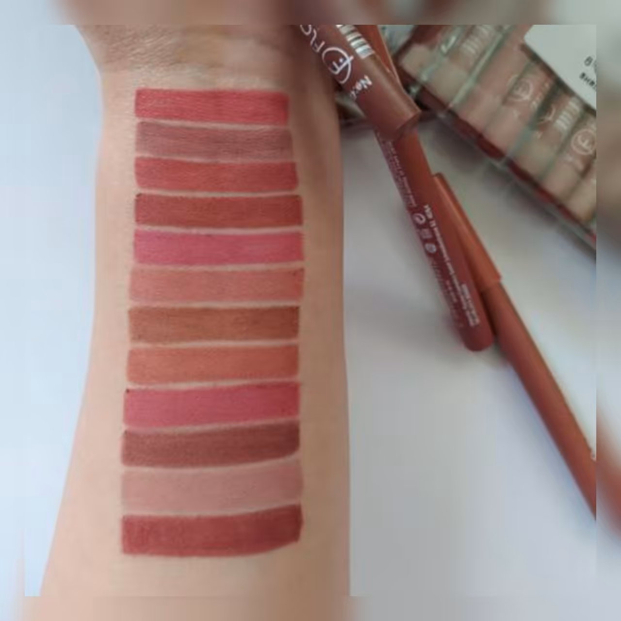 رژلب مدادی  فلورما