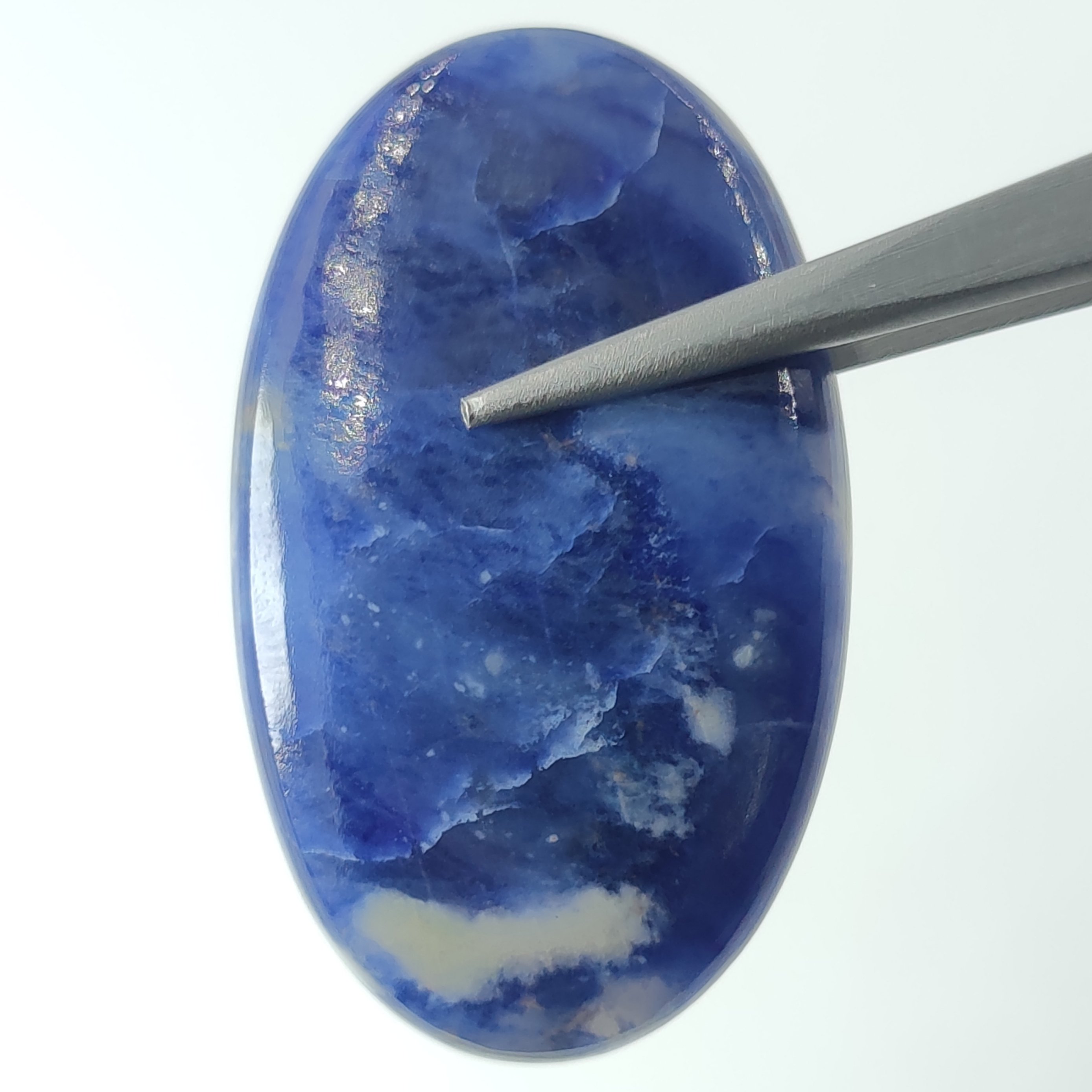 نگین از جنس سنگ سودالیت معدنی            