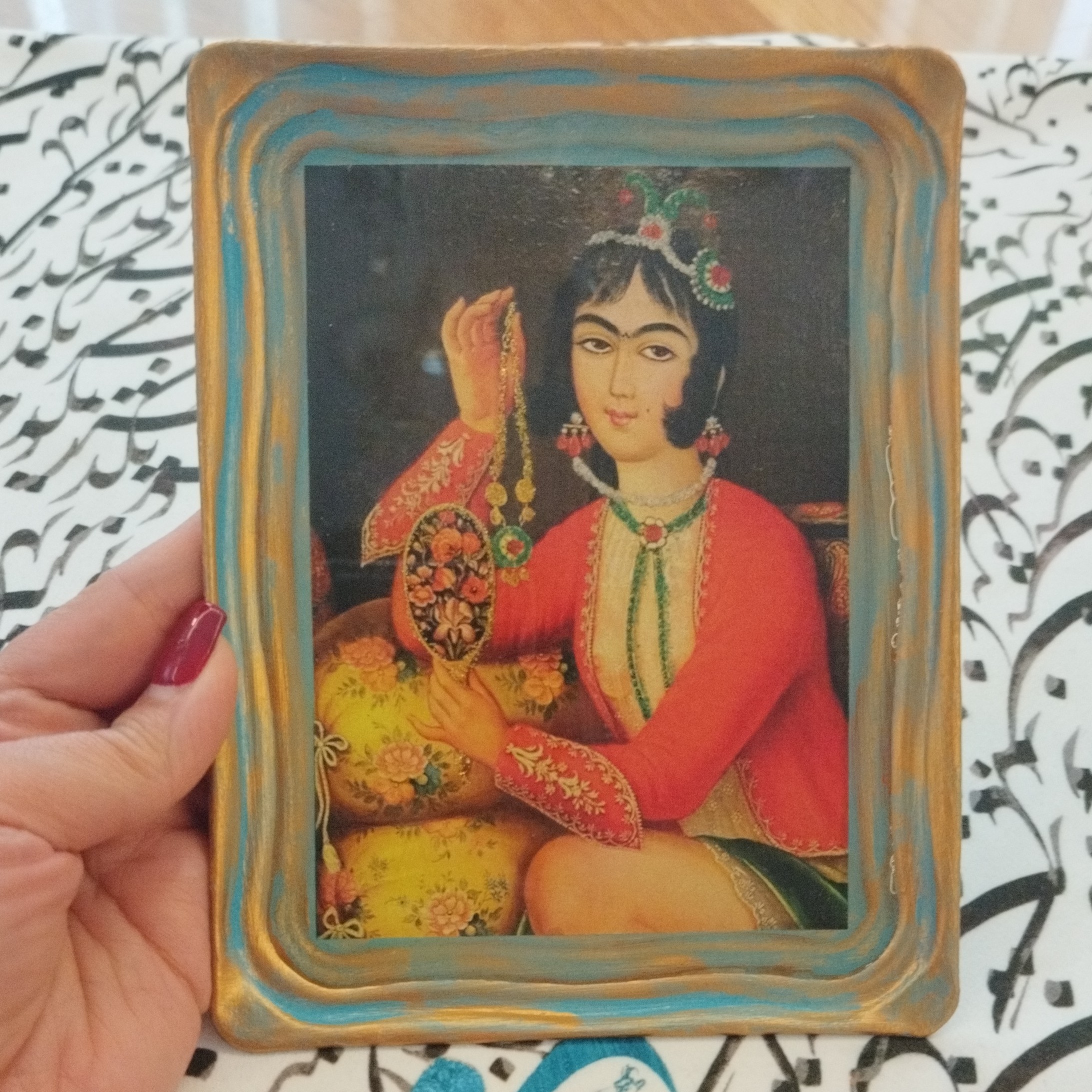 سینی قند پهلو پتینه کاری شده بسیار زیبا مناسب برای دکور روی میز و به صورت دیوار کوب هم استفاده میشه