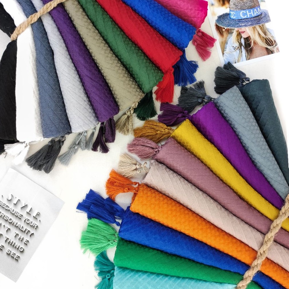 شال پلیسه صدفی منگوله دار  