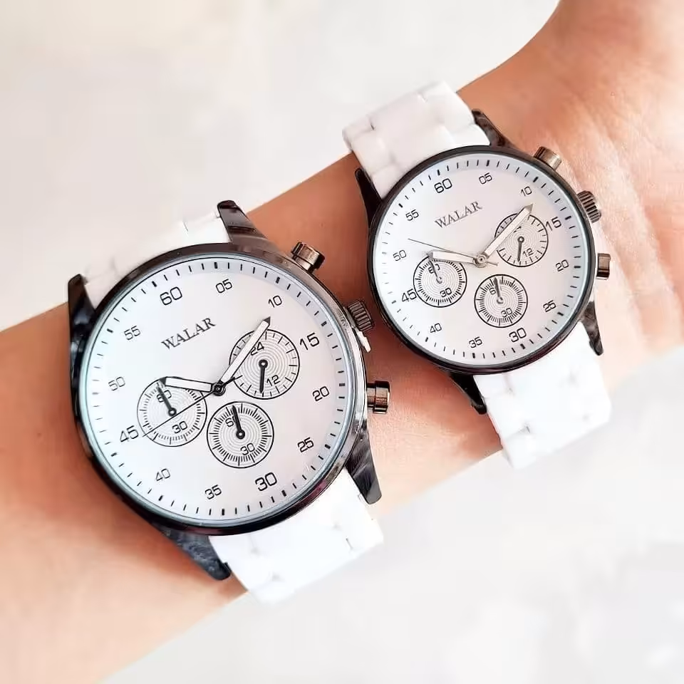 ساعت ست والار سفید قاب مشکی 