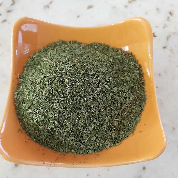 نعناع خشک شده محصول حیاط خانه