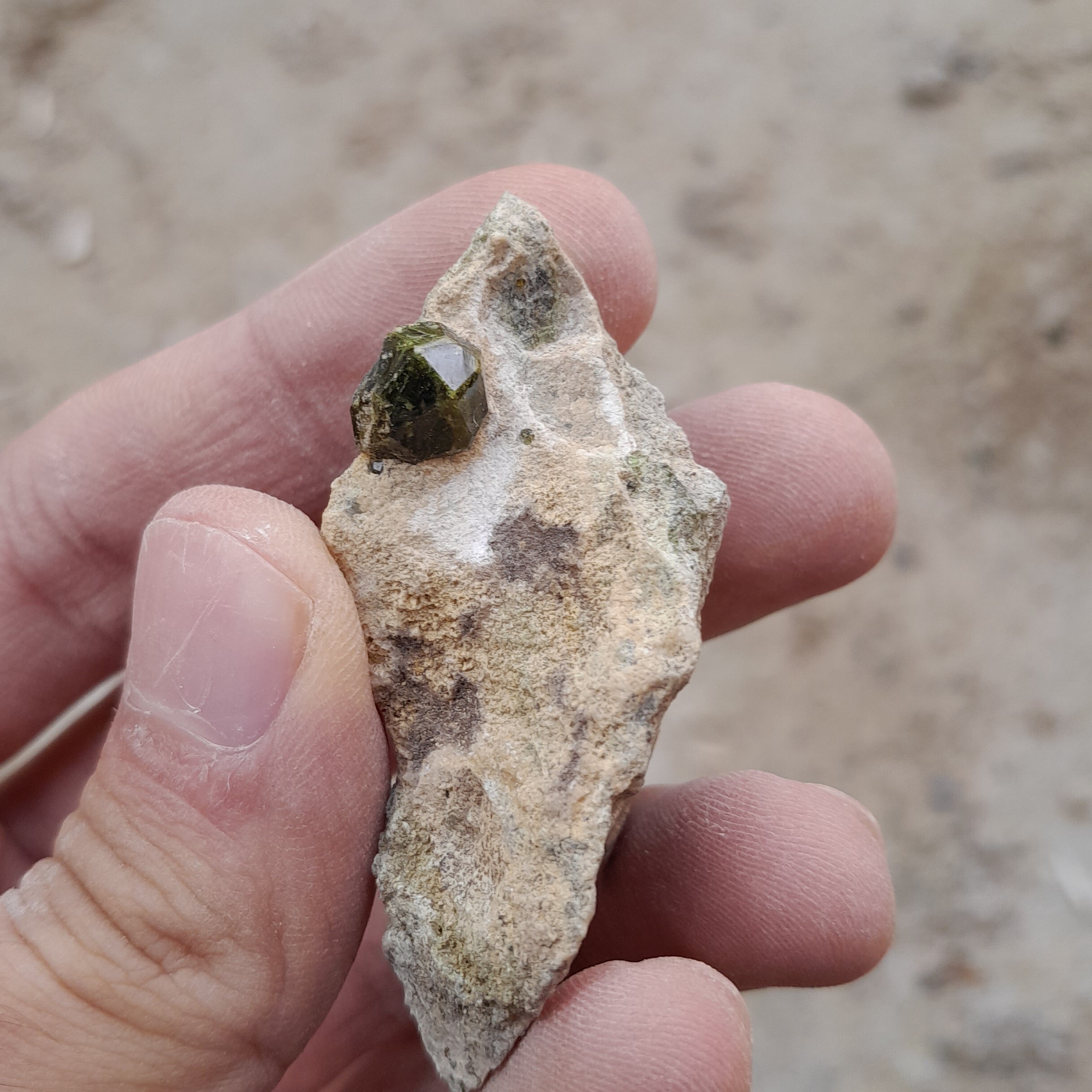 سنگ راف گارنت کد 365