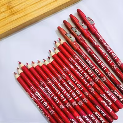 رژ لب مدادی تراش دار