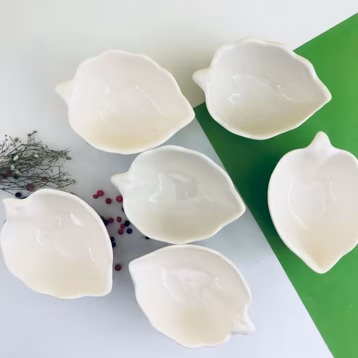 پیاله سرامیکی طرح برگ رنگ سفید  خیلی زیبا وکاربردی ست 6 عددی 