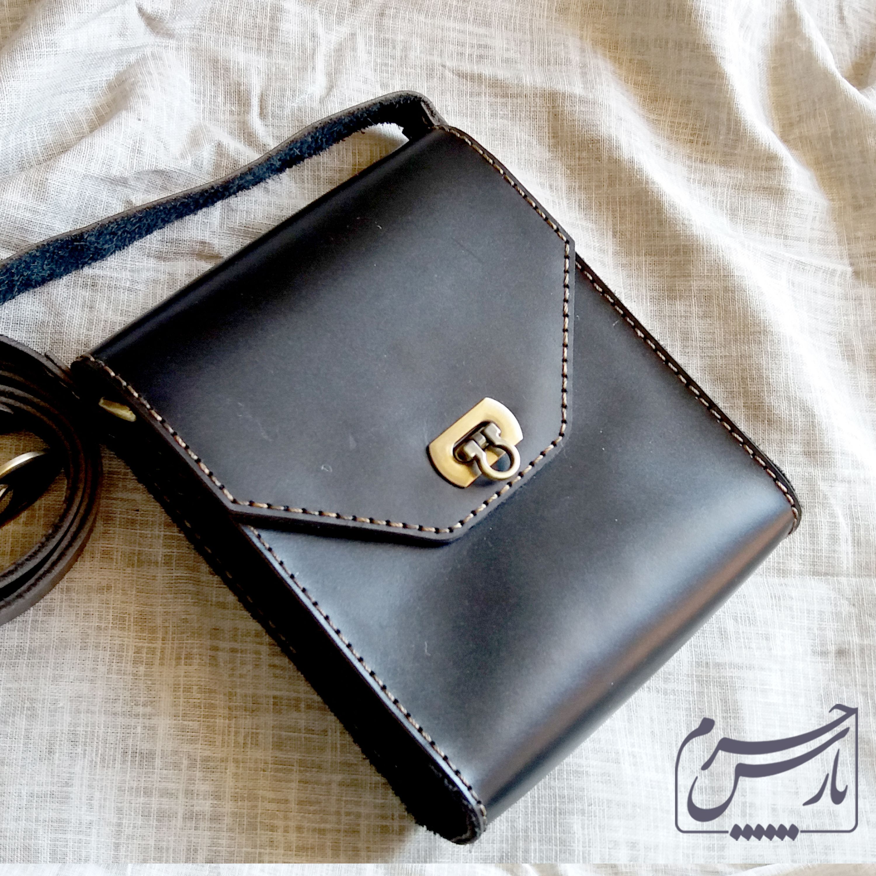 کیف چرم طبیعی کوچک اسپورت مناسب برای آقایان و خانمها