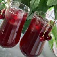 شربت آلبالو و توت فرنگی خوشمزه هر یک لیتر 