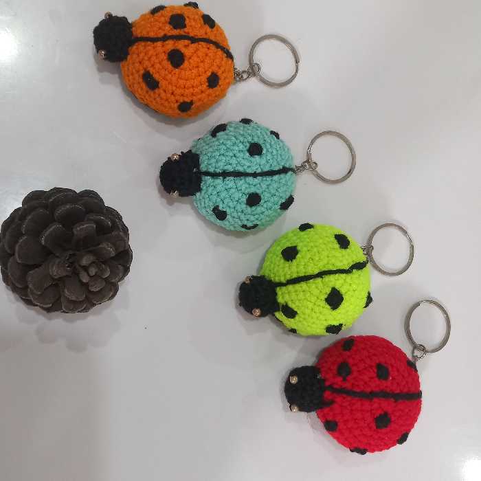 سر کلیدی ، آویز کیف ، جاسوئیچی طرح کفشدوزک بافتنی تقریبا 6 سانت