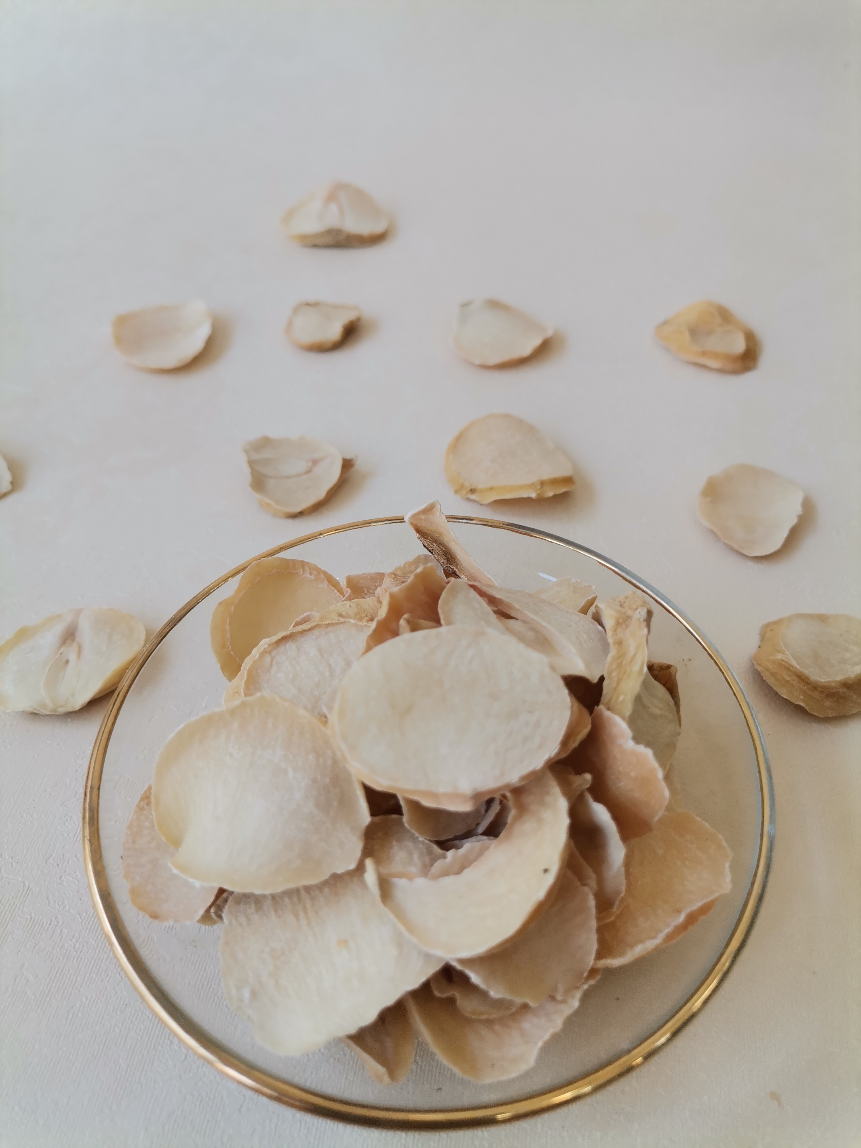 موسیر  پولکی اعلا خانه ادویه در بسته بندی 100 گرمی  تمیز  و بهداشتی