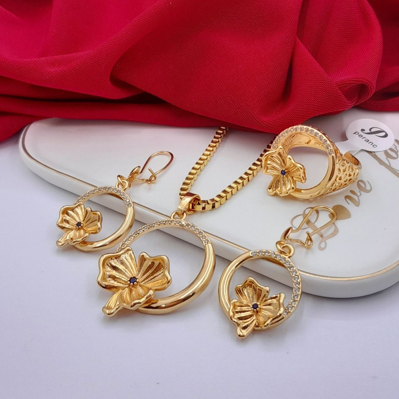 سرویس آنتیک طرح طلا جدید