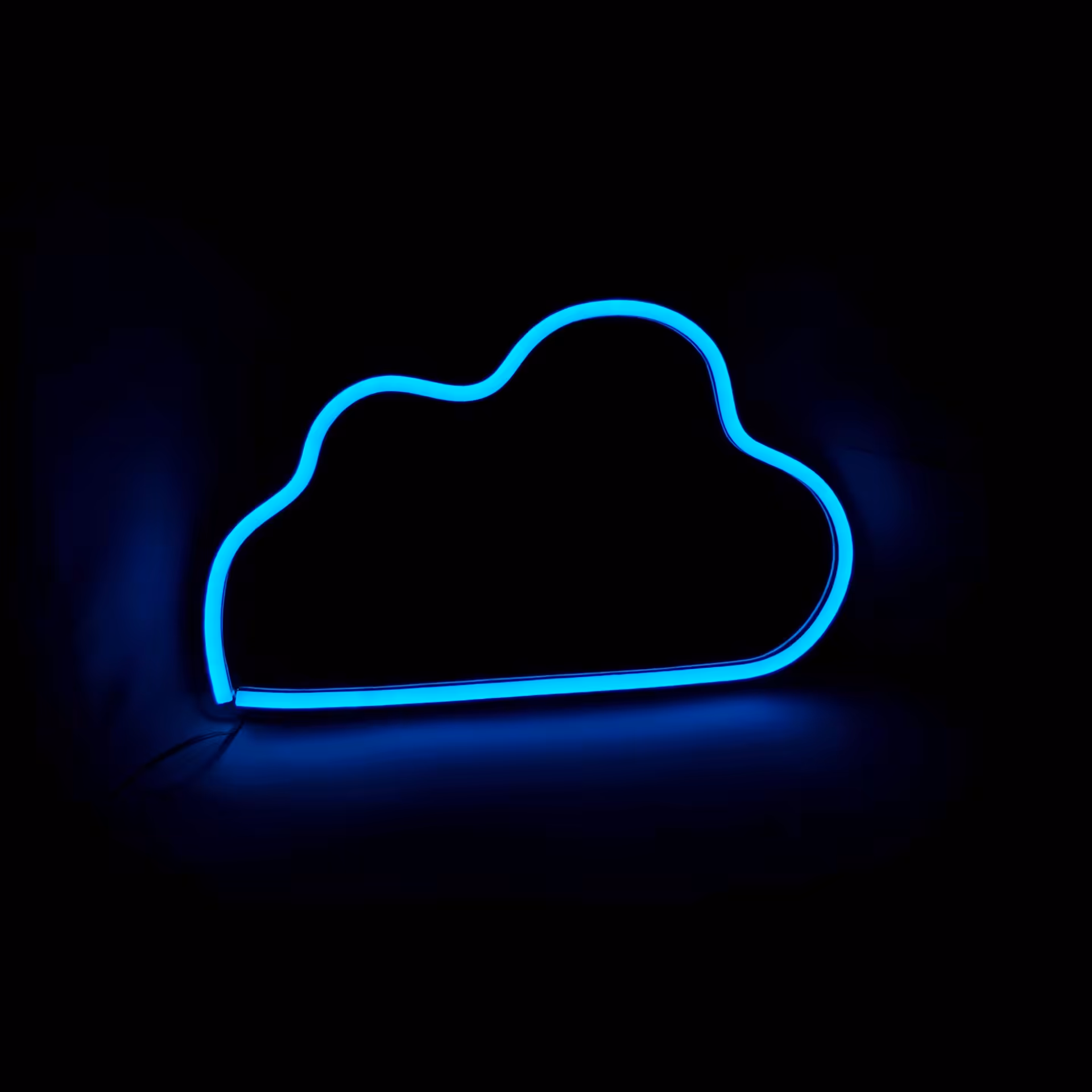 تابلو نئون طرح ابر موجود در تمامی رنگ ها  آداپتور برای روشن کردن تابلو نصب بسیار آسان