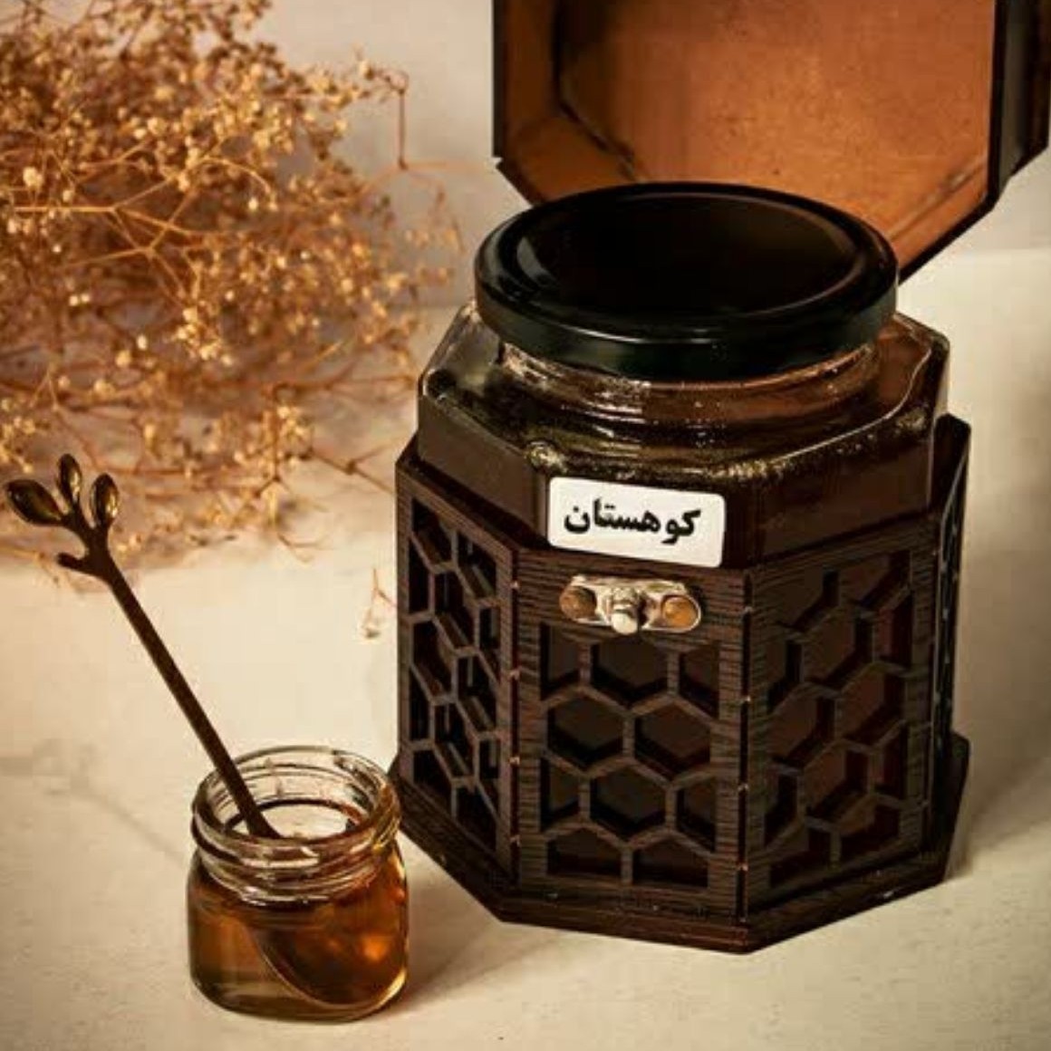عسل کوهستان 5ستاره فدک (بسته بندی شیشه ای با جعبه چوبی آنتیک)