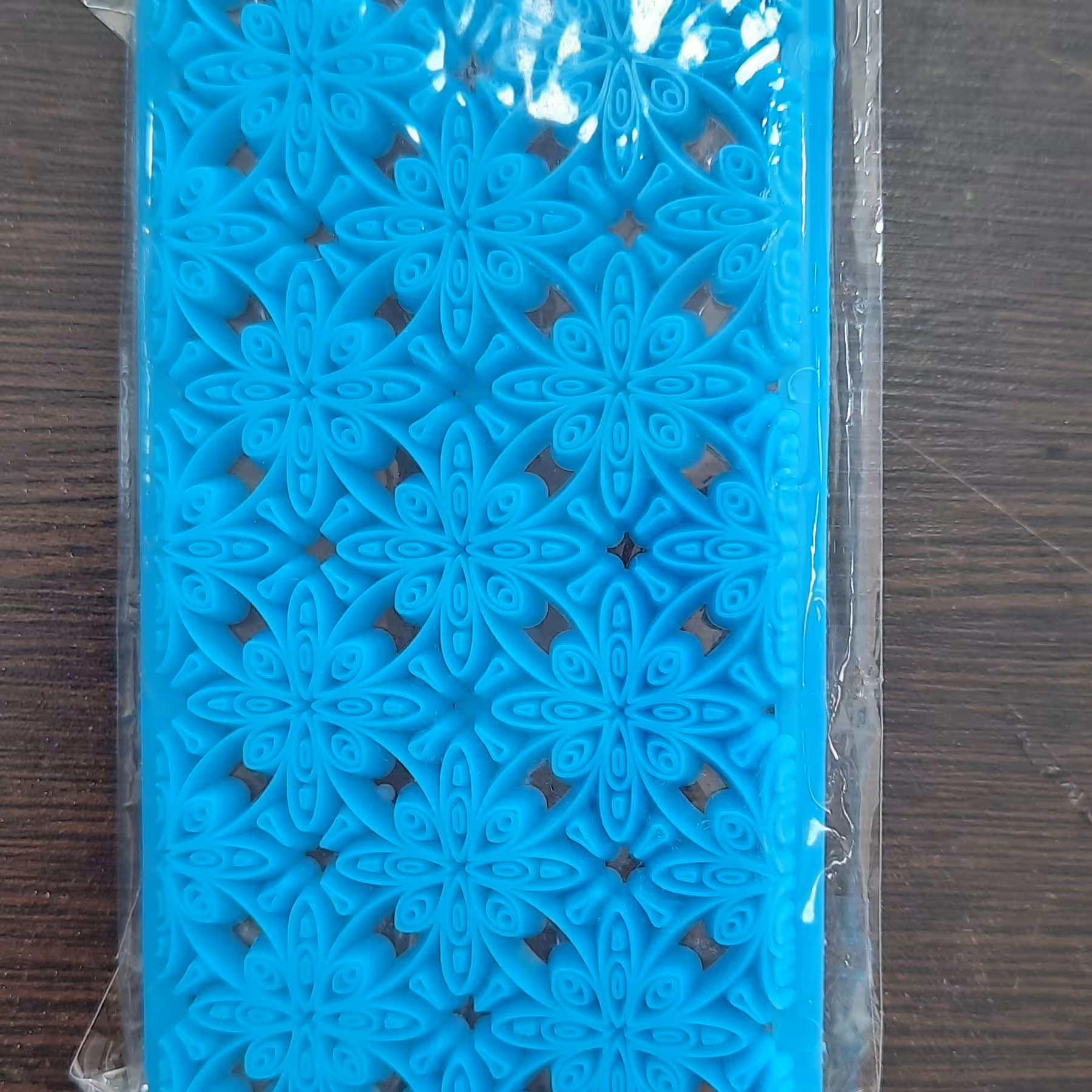 پانچ گل تنیده