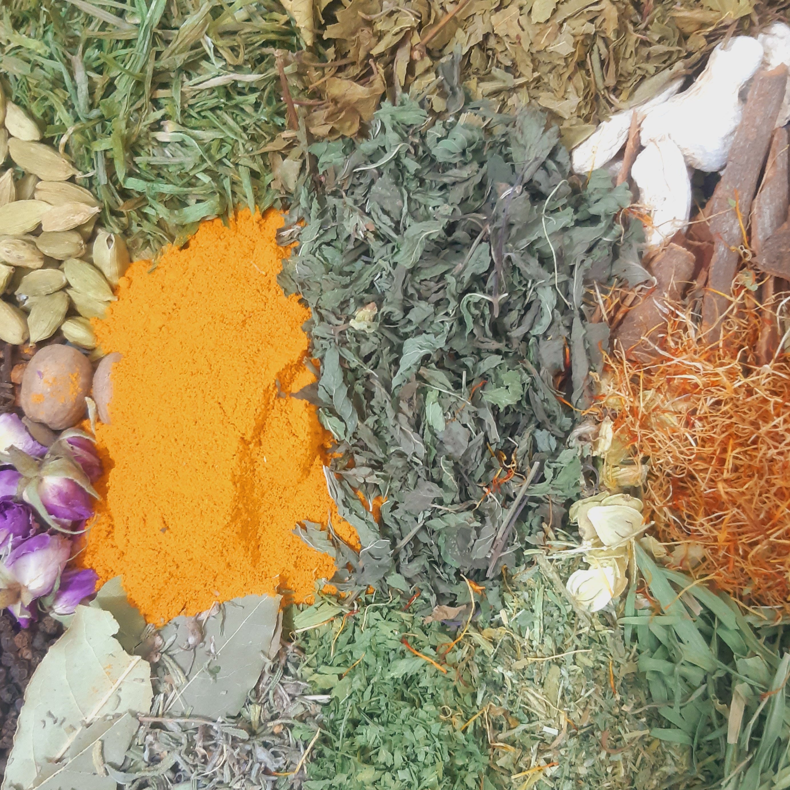 ادویه مخصوص قورمه سبزی 