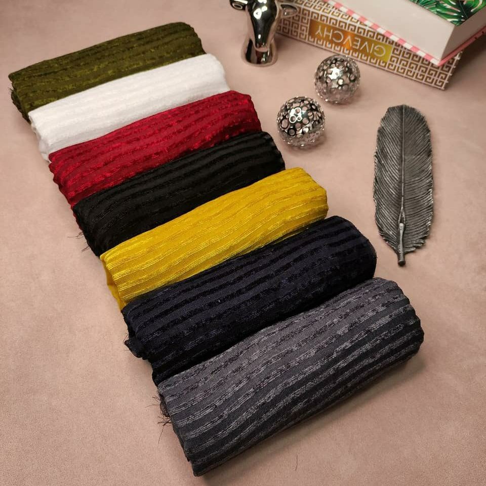 شال سوپر نخ مخمل براق خطی لب ترک کد0202