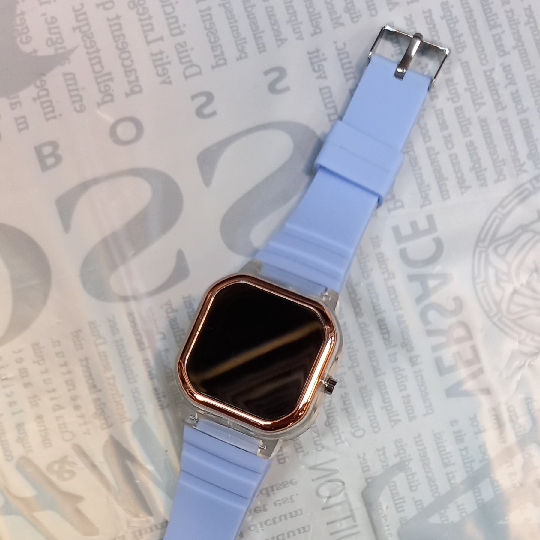 ساعت مچی ال ای دی بندی جذاب و زیبا
 با باطری اضافه و سوغاتی متبرک از مشهد مقدس