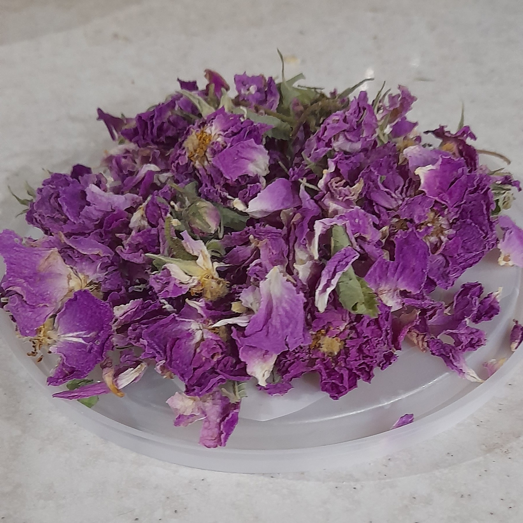 گل محمدی خشک شده با آفتاب (100 گرمی)