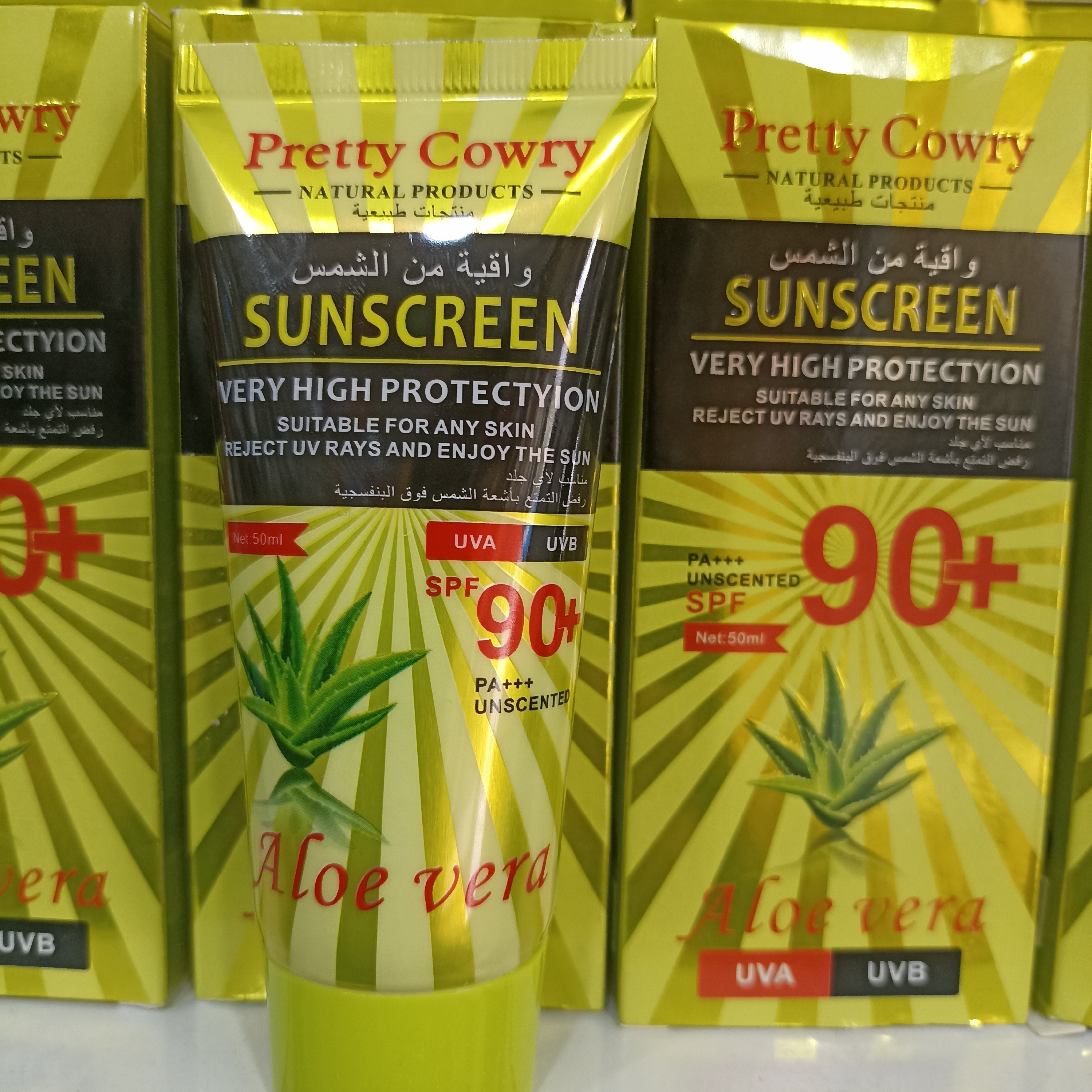 ضد آفتاب بدون رنگ کاملا گیاهی با spf90 درصد با رایحه الورا