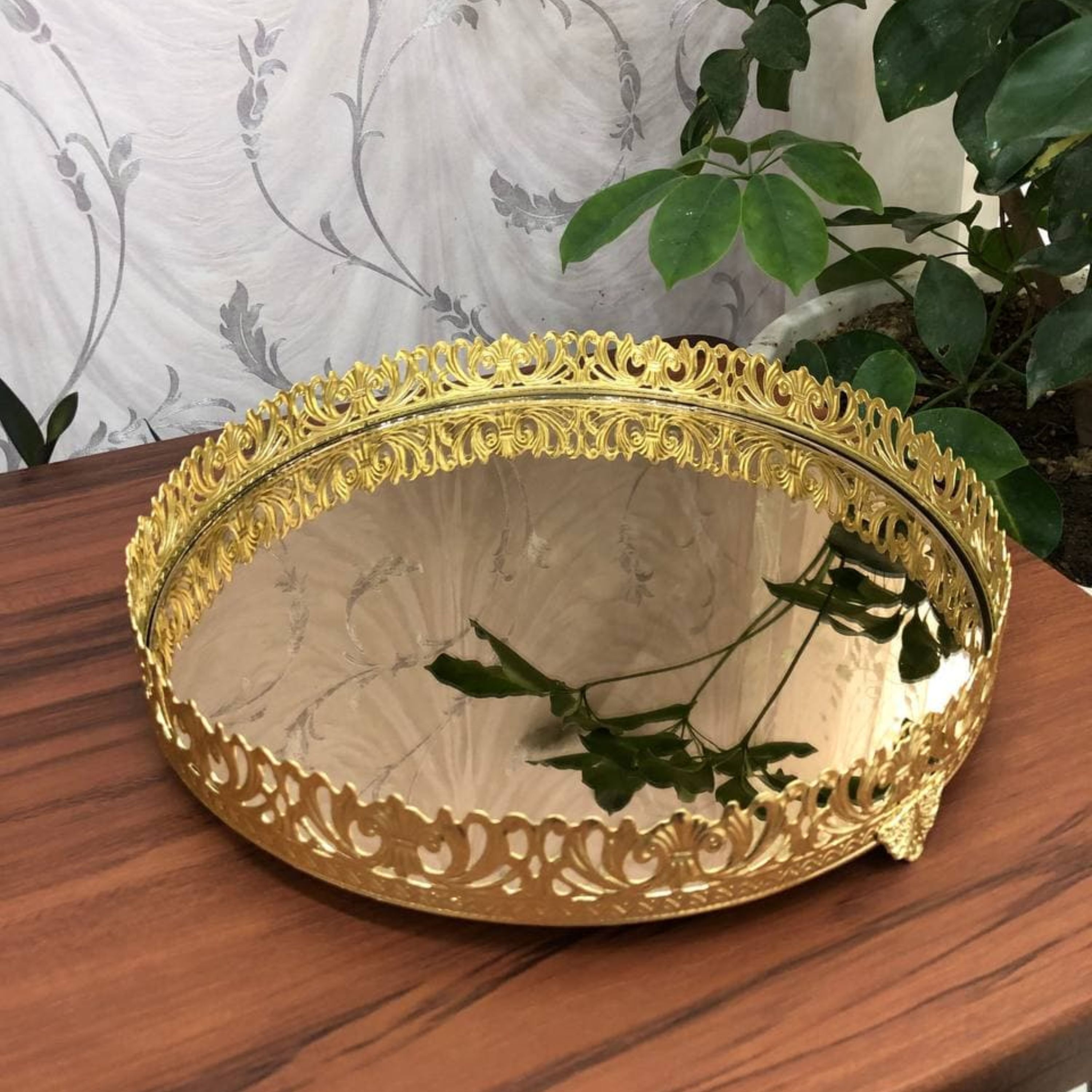 سینی گرد کف آینه ای تاج طلایی طرح هندی