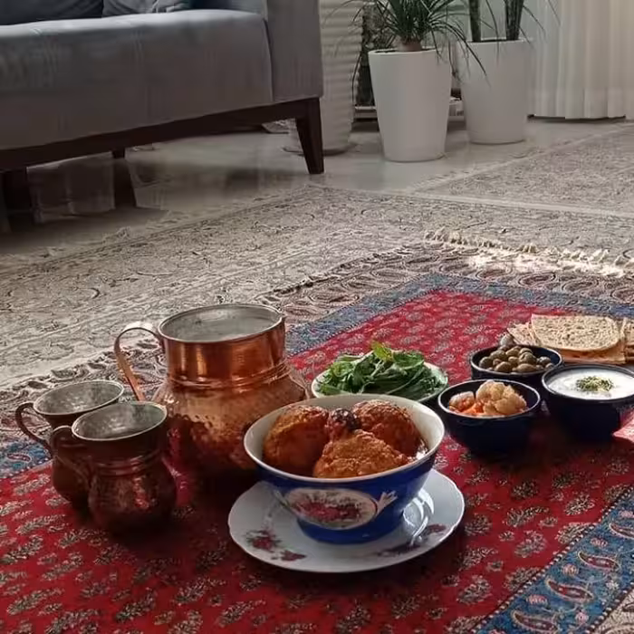 سفره ورومیزی قلمکاری صادراتی اعلا سایز 100در150 سانت رومیزی 4نفره 