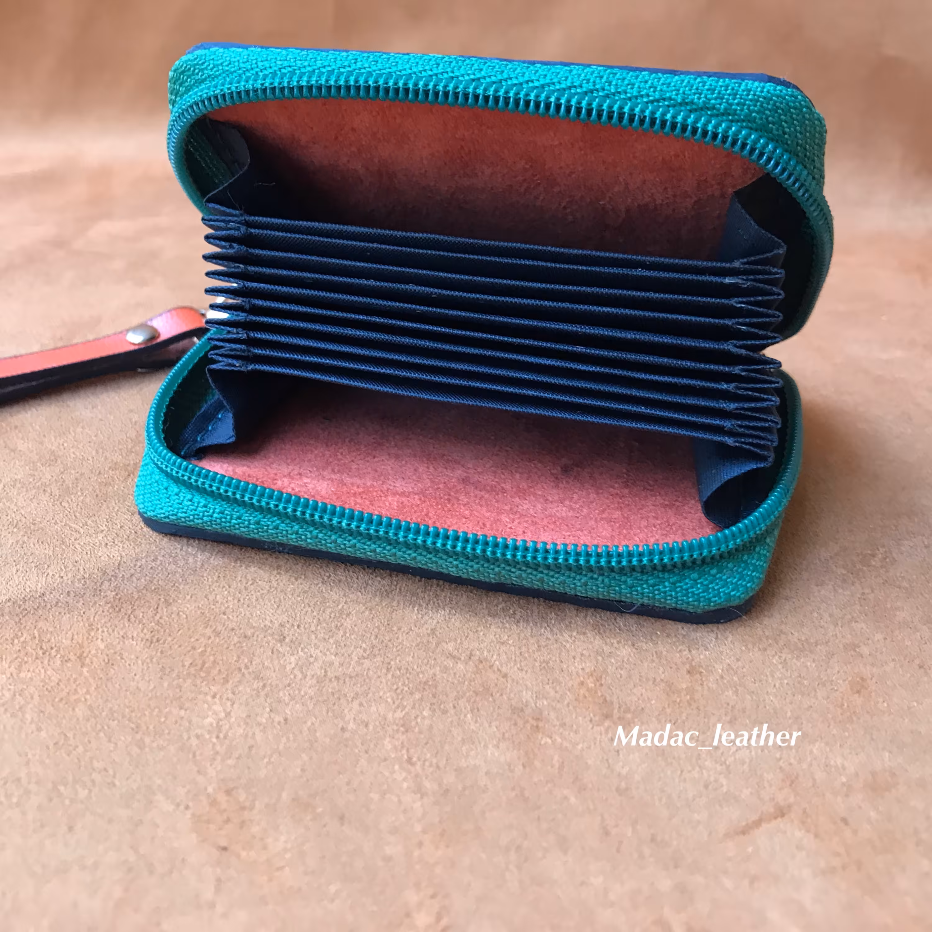 جا کارتی چرم طبیعی