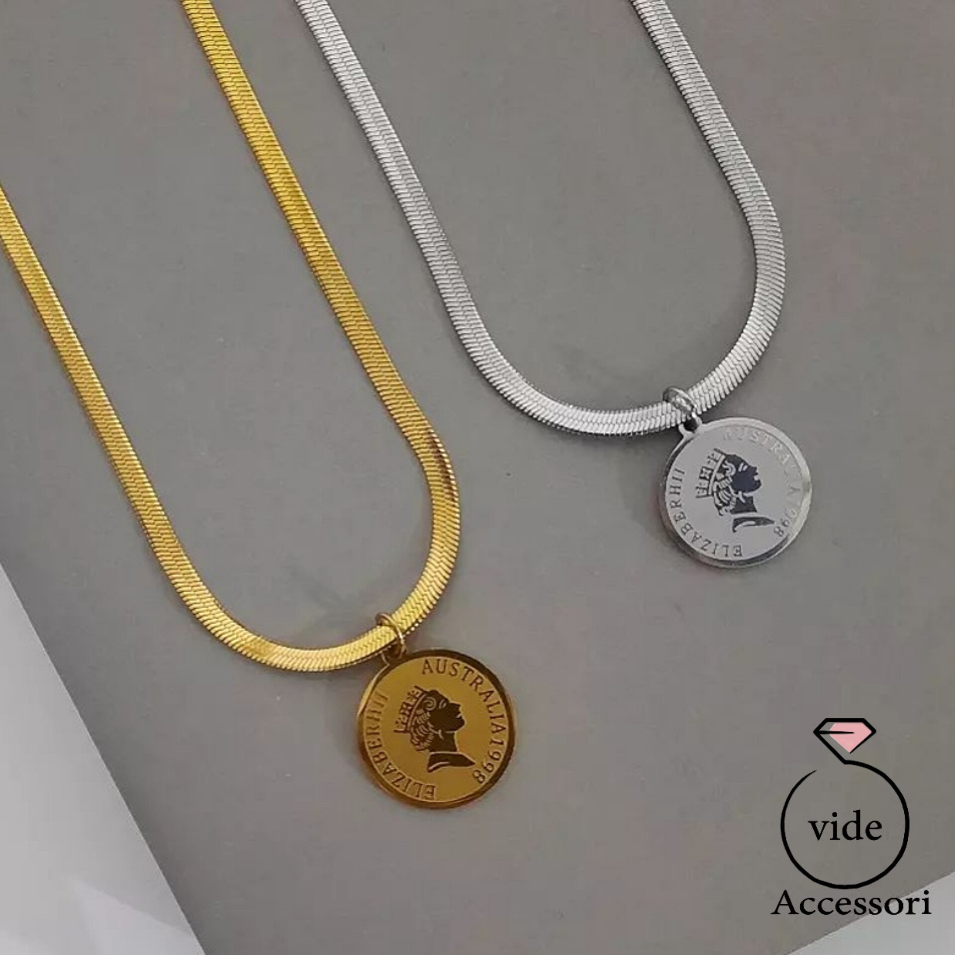 گردنبند استیل ماری با اویز الیزابت طلایی نقره،ارسال رایگان،رنگ ثابت تضمینی،مناسب استفاده روزانه دائم وهدیه،بدلیجات استیل