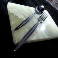 قاشق چنگال طرح سوزنی