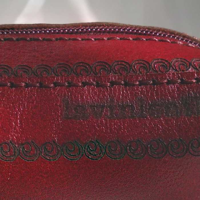 کیف لوازم آرایشی برند لاوین تمام چرم طبیعی و دست دوز