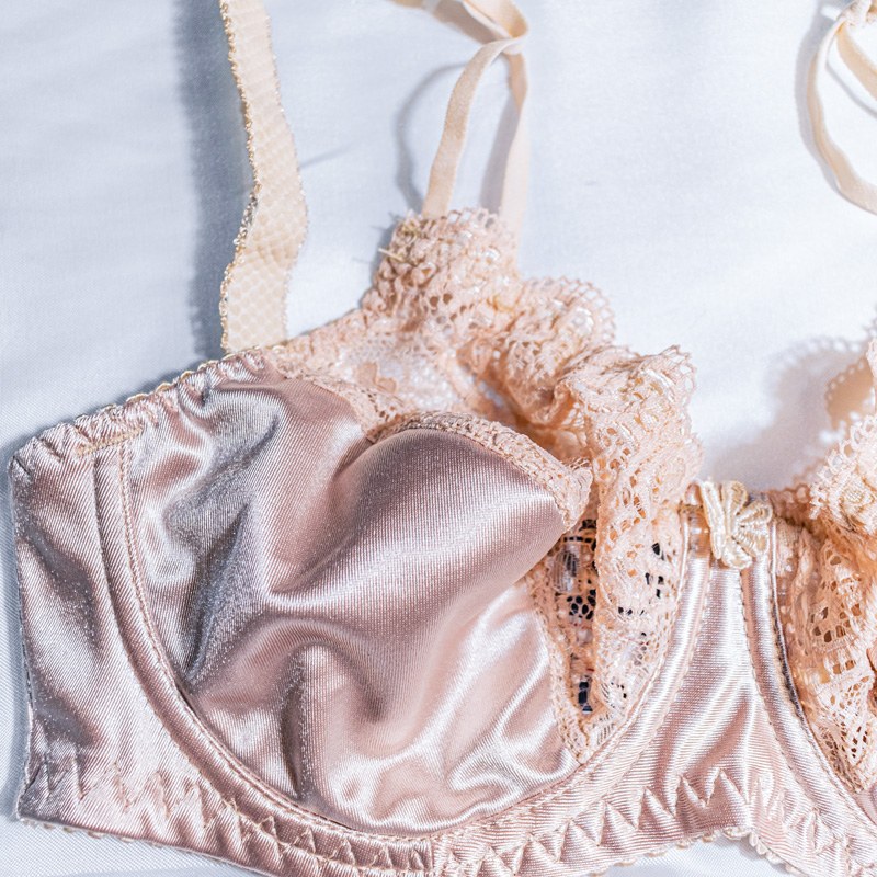 سوتین زنانه طرح گیپور و ساتن کرمی 66366