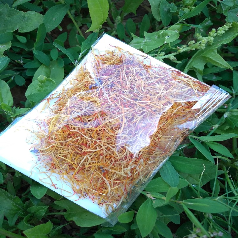 ریشه ی زعفران 4گرمی با 70درصد قرمزی 