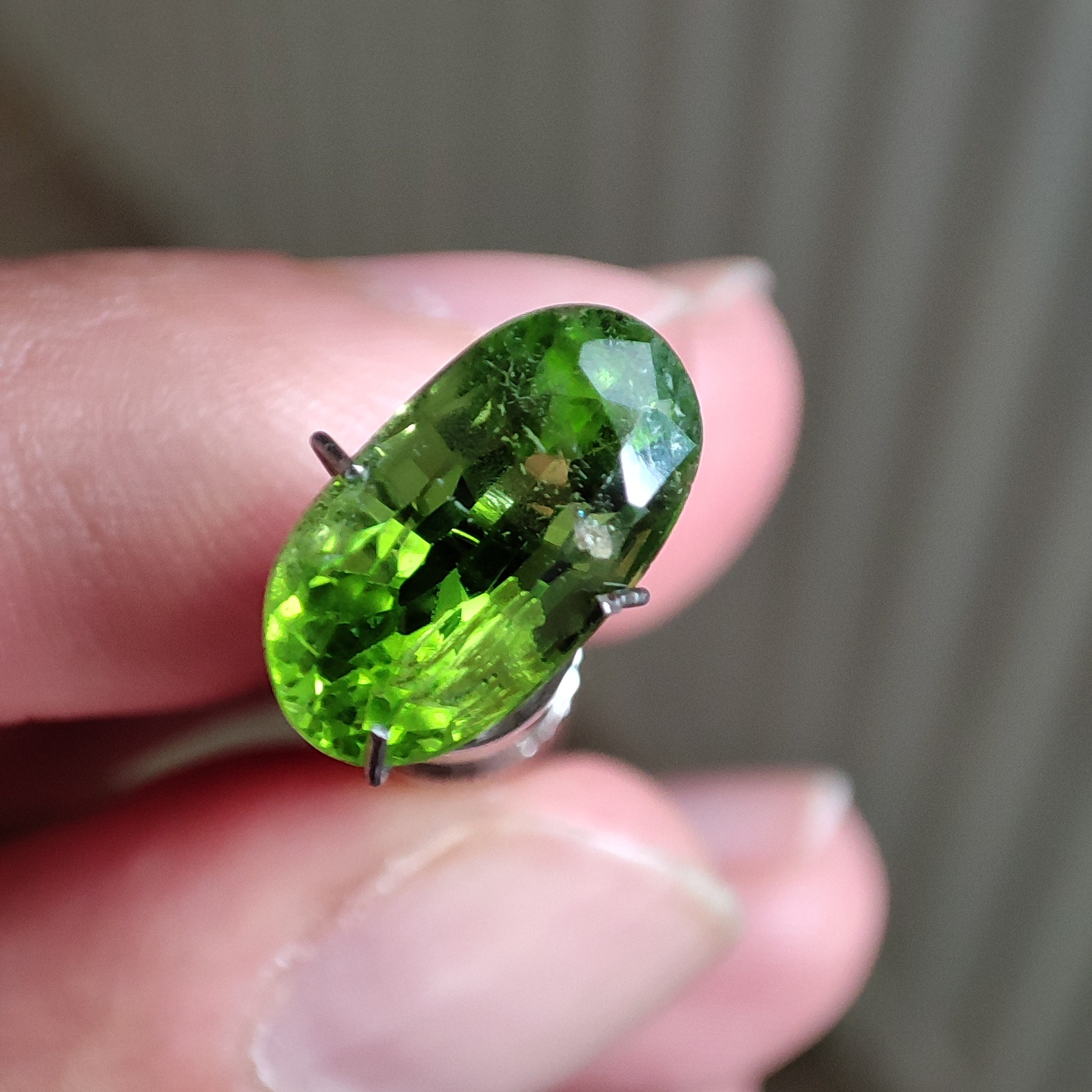 زبرجد پاکستان درجه یک 4.1 قیراطی 