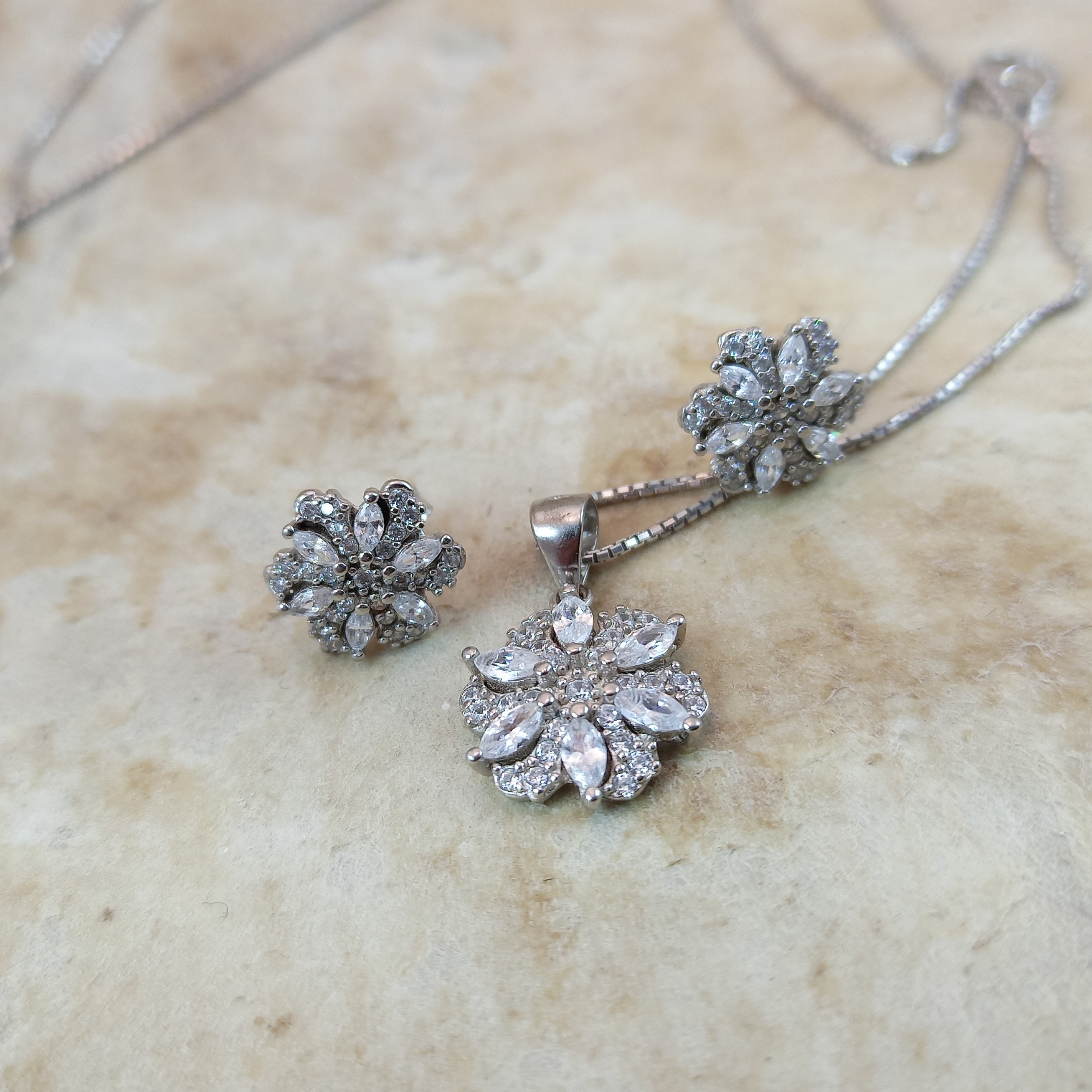 نیمست نقره تایلندی طرح گل برفی 