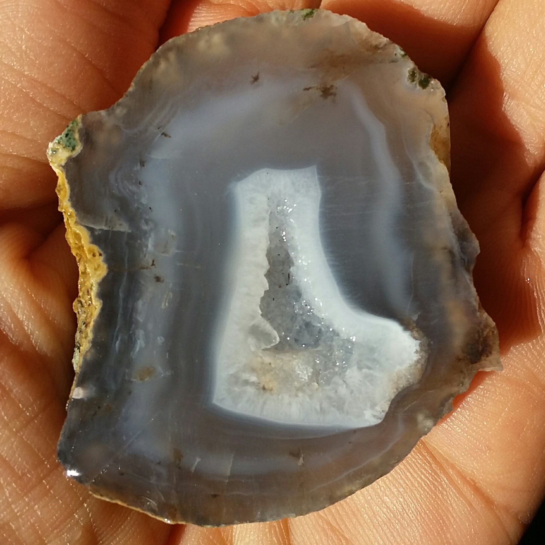 اسلایس سنگ راف عقیق سلیمانی 3بعدی ژئود بلور دار بسیار دیدنی شاهکار خلقت کاملا طبیعی
با
تابلو نقاشی طبیعی
