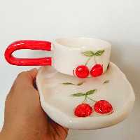 ماگ و بشقاب آلبالو سرامیکی، آلبالو، بشقاب، دفرمه، ماگ آلبالو، ظرف آلبالو، لیوان دستساز ، صنایع دستی، کادویی خاص