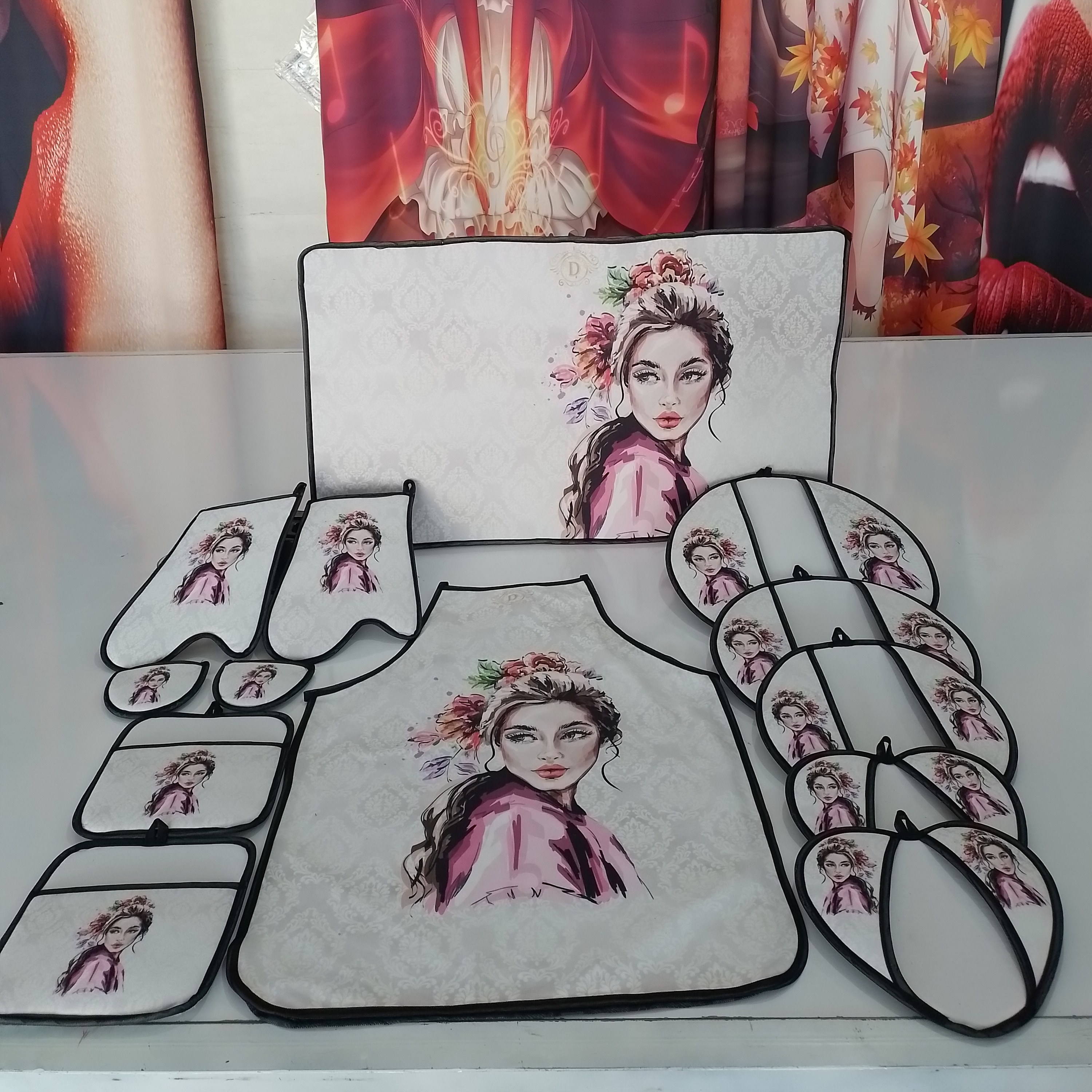 سرویس پیشبند و دمکنی آشپزخانه 13 پارچه طرح چهره