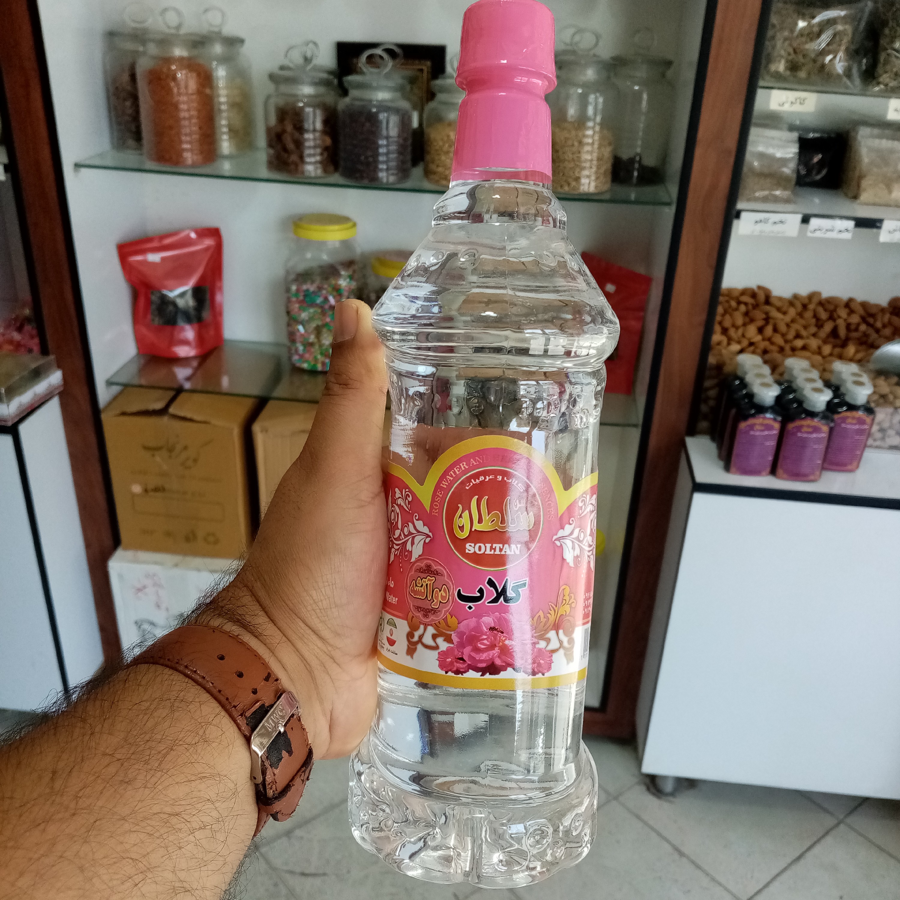 گلاب و عرقیجات سنتی کاشان(1 لیتری)