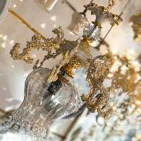 لوستر آویز 8 بازو انگوری طلاکوب حباب خیلی بزرگ کرم طلا (مخصوص آشپزخانه لامپ بزرگ)