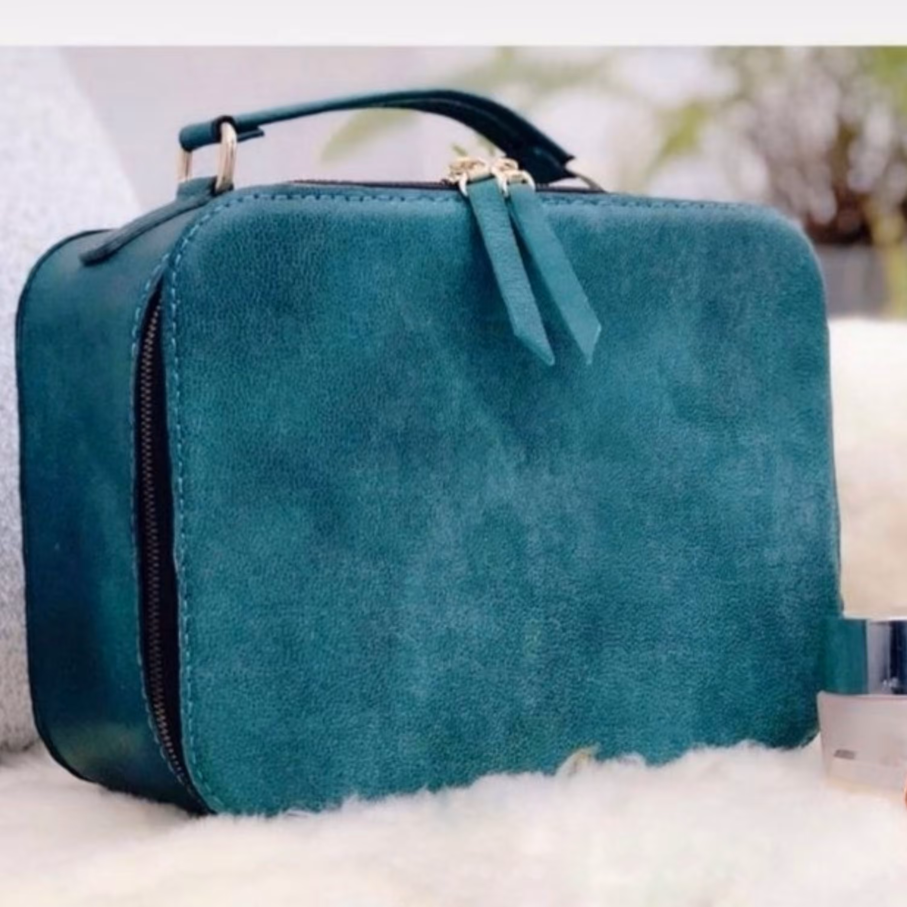 کیف آرایش چرم دست دوز