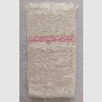 حوله دستباف مسافرتی یا استخری سفید با حاشیه های قرمز و صورتی