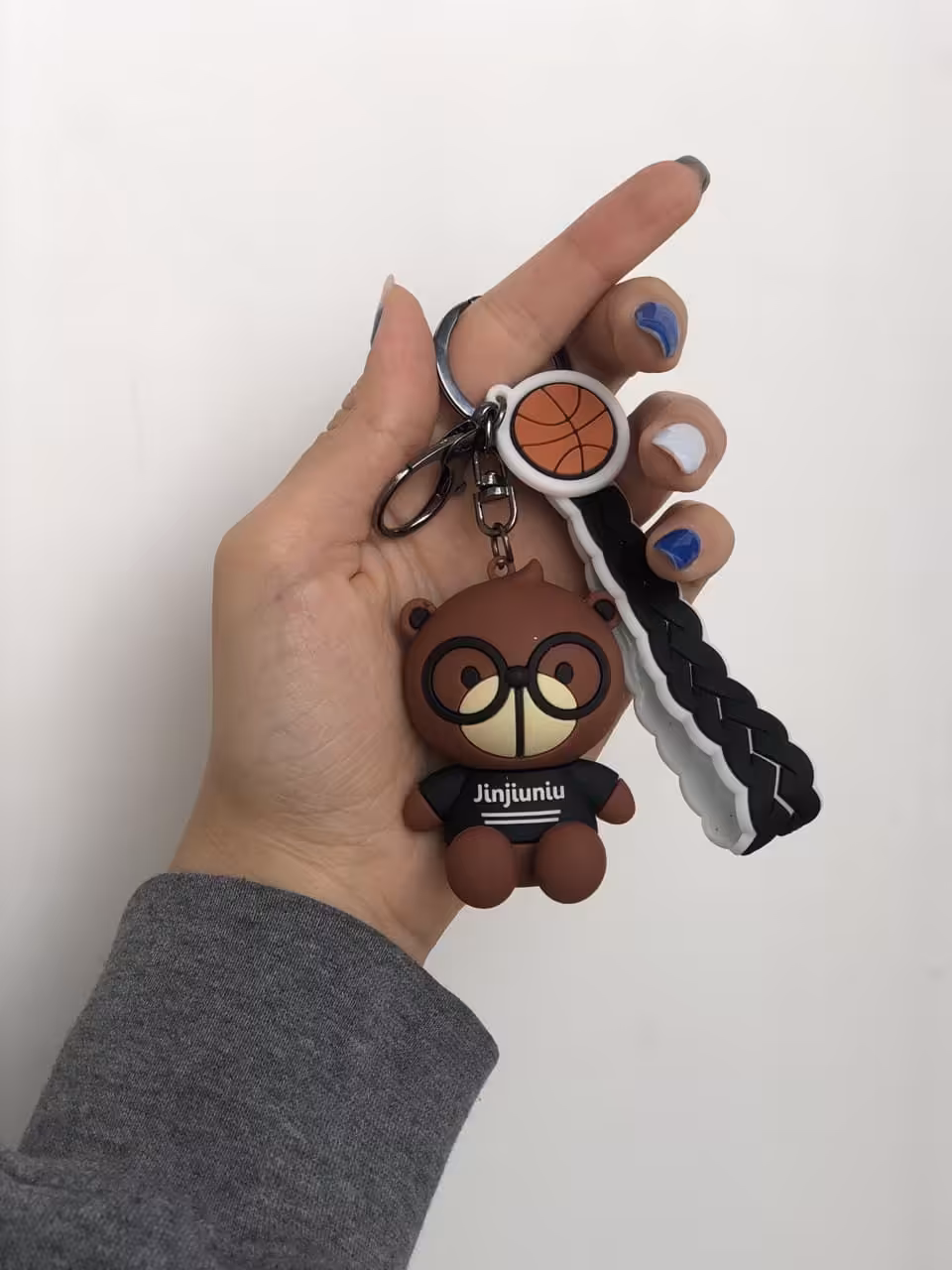 جاسوییچی تدی عینکی