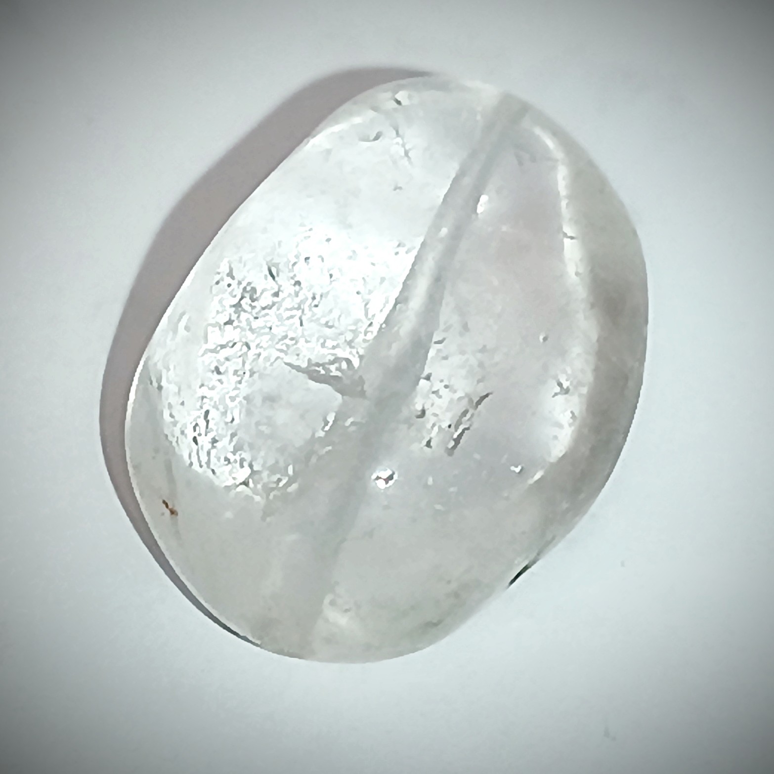 در نجف تراش انبه ای بزرگ طبیعی کریستال کوارتز   شفاف سوراخدار  معدنی 