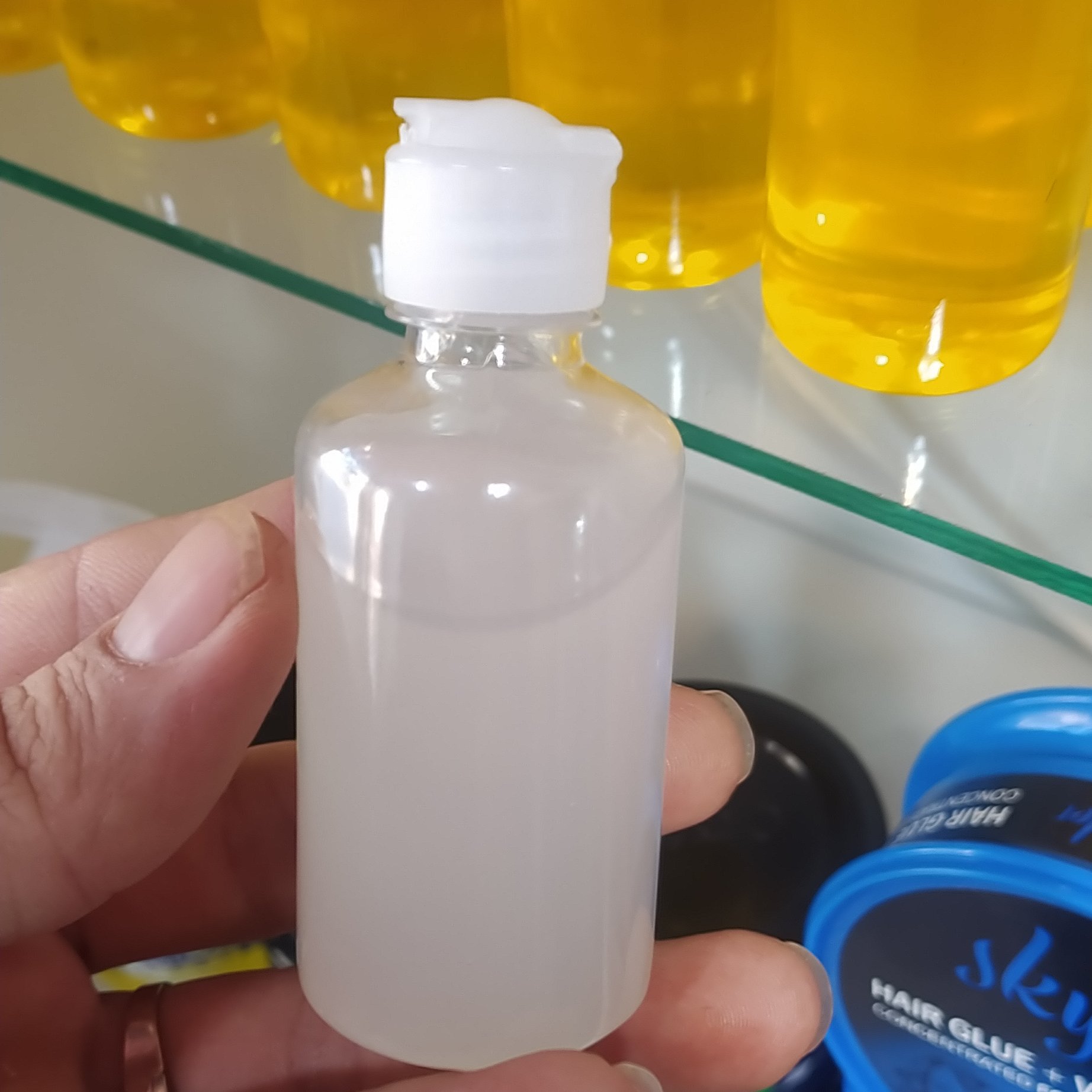 روغن نارگیل طبیعی برای مو سر آقایان و بانوان