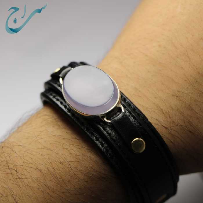 دستبند چرمی با نگین عقیق کبود